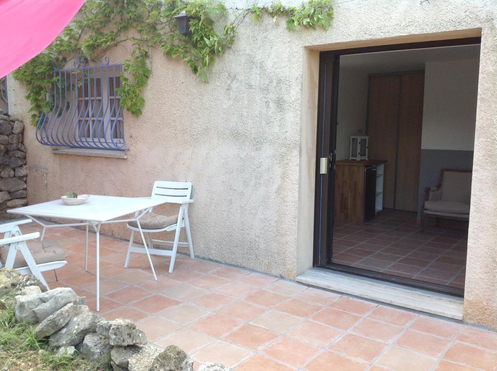Hotel Le Patio Fleuri Lorgues Habitación foto
