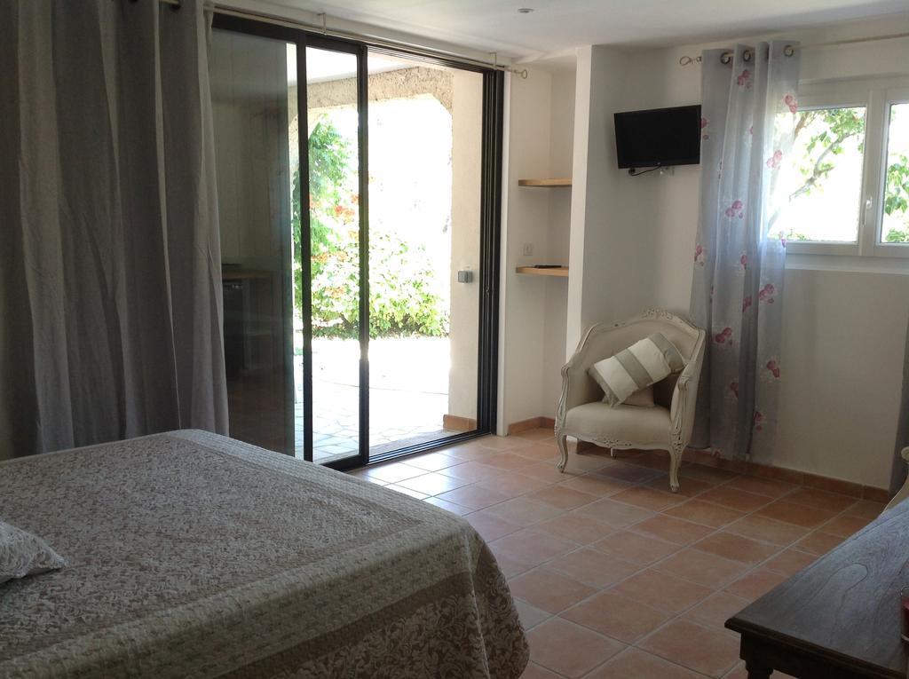 Hotel Le Patio Fleuri Lorgues Habitación foto