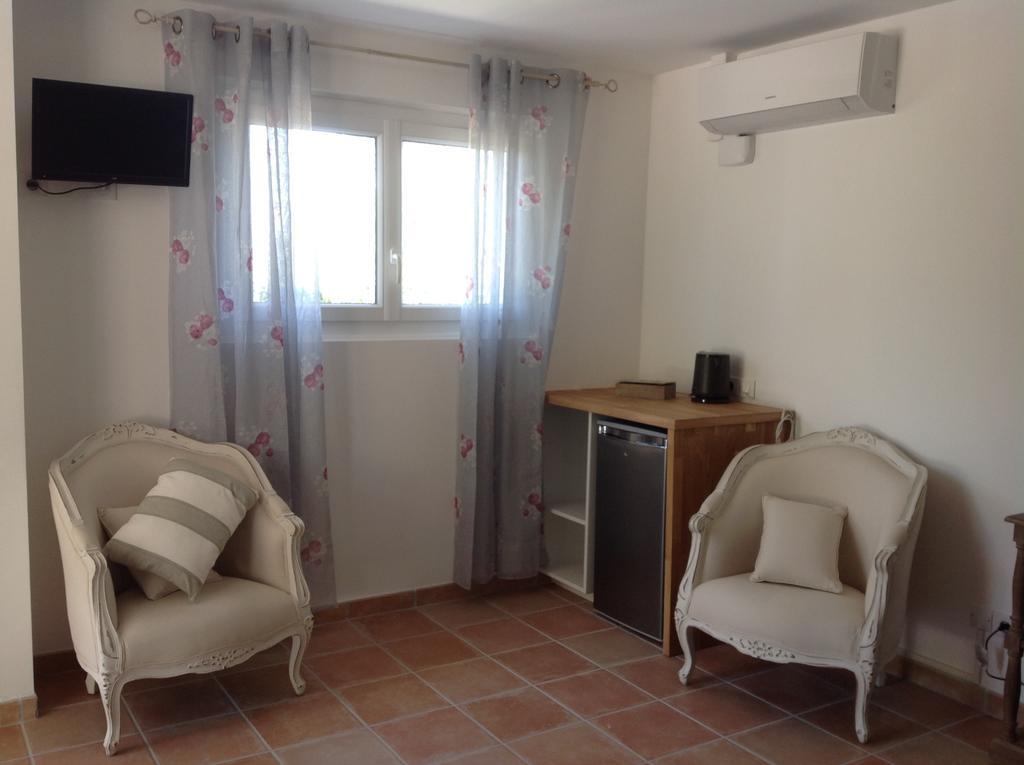 Hotel Le Patio Fleuri Lorgues Habitación foto